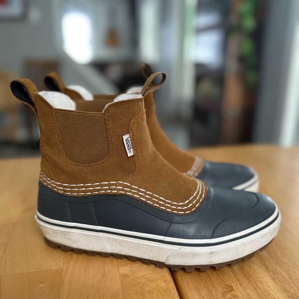 EUC! Brown & Gray VANS Chelsea Mid Snow Boots Size M 7.5 / W 9.0